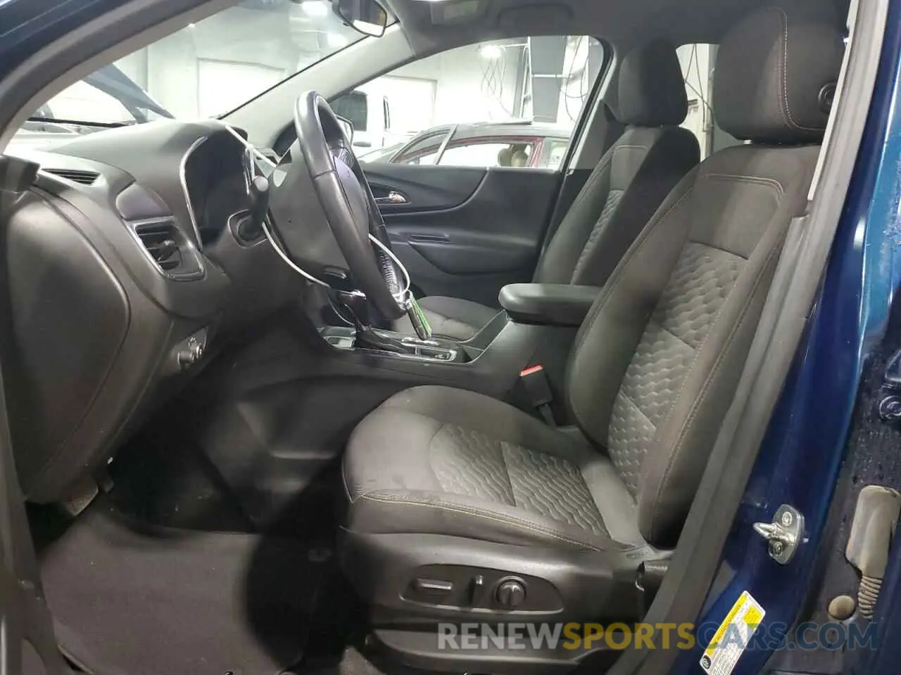 7 Photograph of a damaged car 2GNAXUEV6K6234933 CHEVROLET EQUINOX 2019