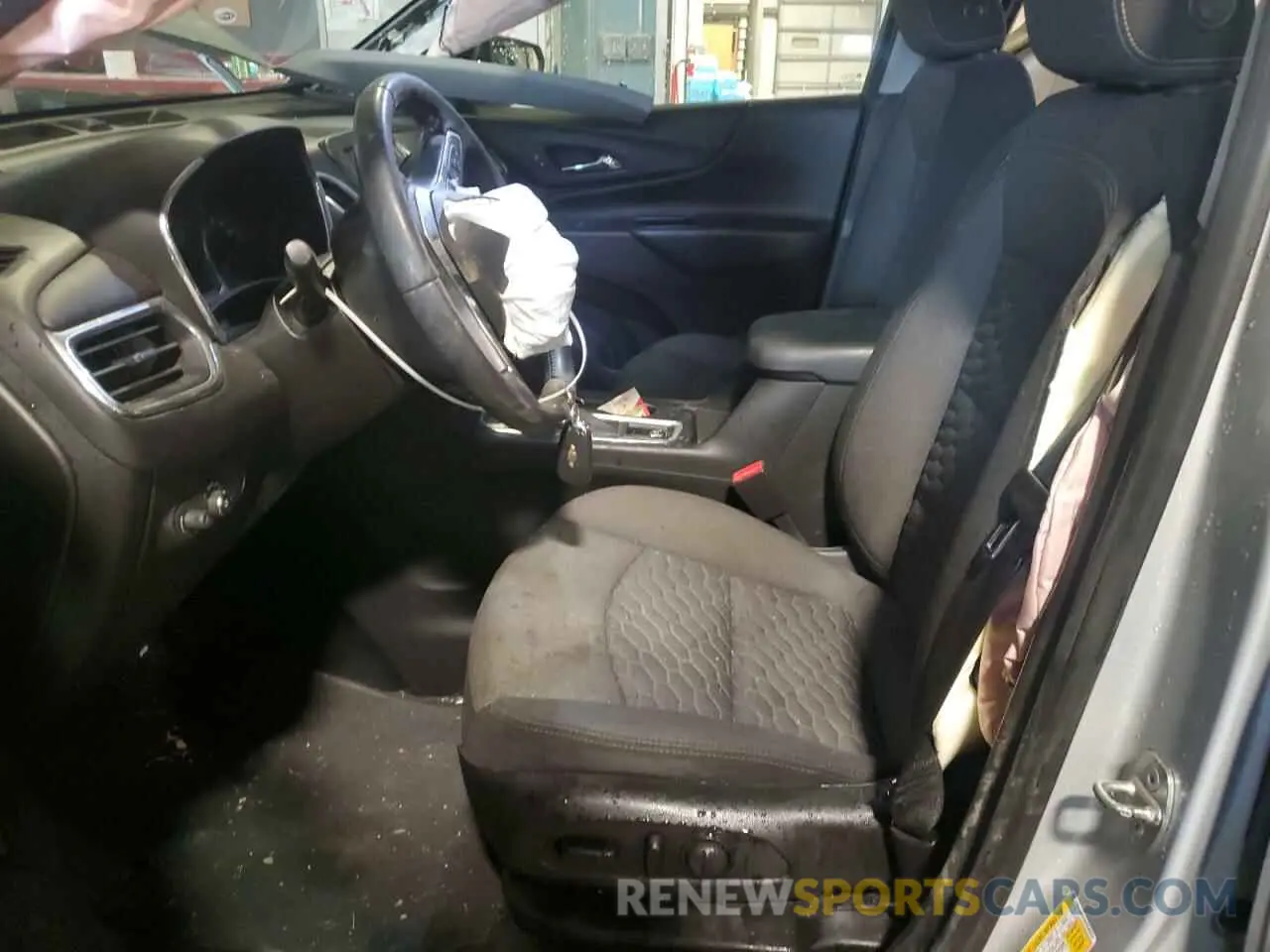 7 Photograph of a damaged car 2GNAXUEV6K6245916 CHEVROLET EQUINOX 2019