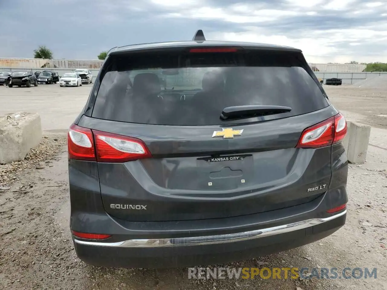 6 Photograph of a damaged car 2GNAXUEV6K6246743 CHEVROLET EQUINOX 2019