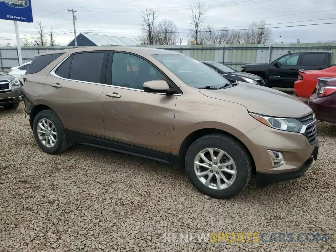 4 Photograph of a damaged car 2GNAXUEV6K6298227 CHEVROLET EQUINOX 2019