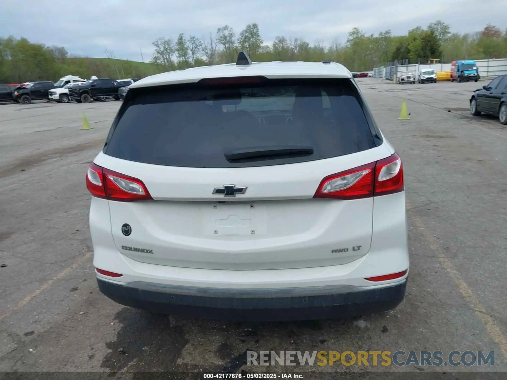 16 Photograph of a damaged car 2GNAXUEV7K6118561 CHEVROLET EQUINOX 2019