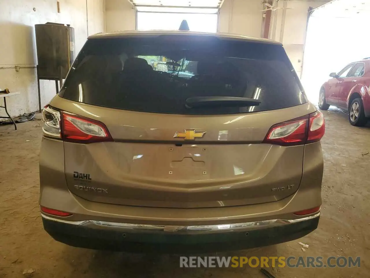 6 Photograph of a damaged car 2GNAXUEV7K6128667 CHEVROLET EQUINOX 2019