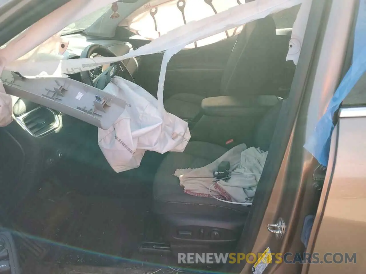 7 Photograph of a damaged car 2GNAXUEV7K6128667 CHEVROLET EQUINOX 2019