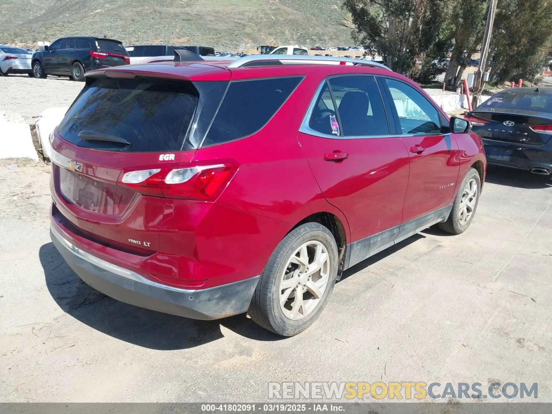 4 Photograph of a damaged car 2GNAXUEV7K6147249 CHEVROLET EQUINOX 2019