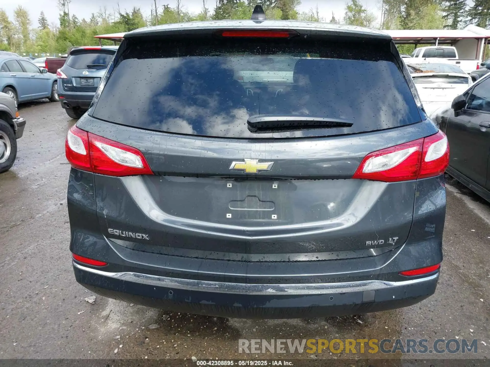16 Photograph of a damaged car 2GNAXUEV7K6186908 CHEVROLET EQUINOX 2019