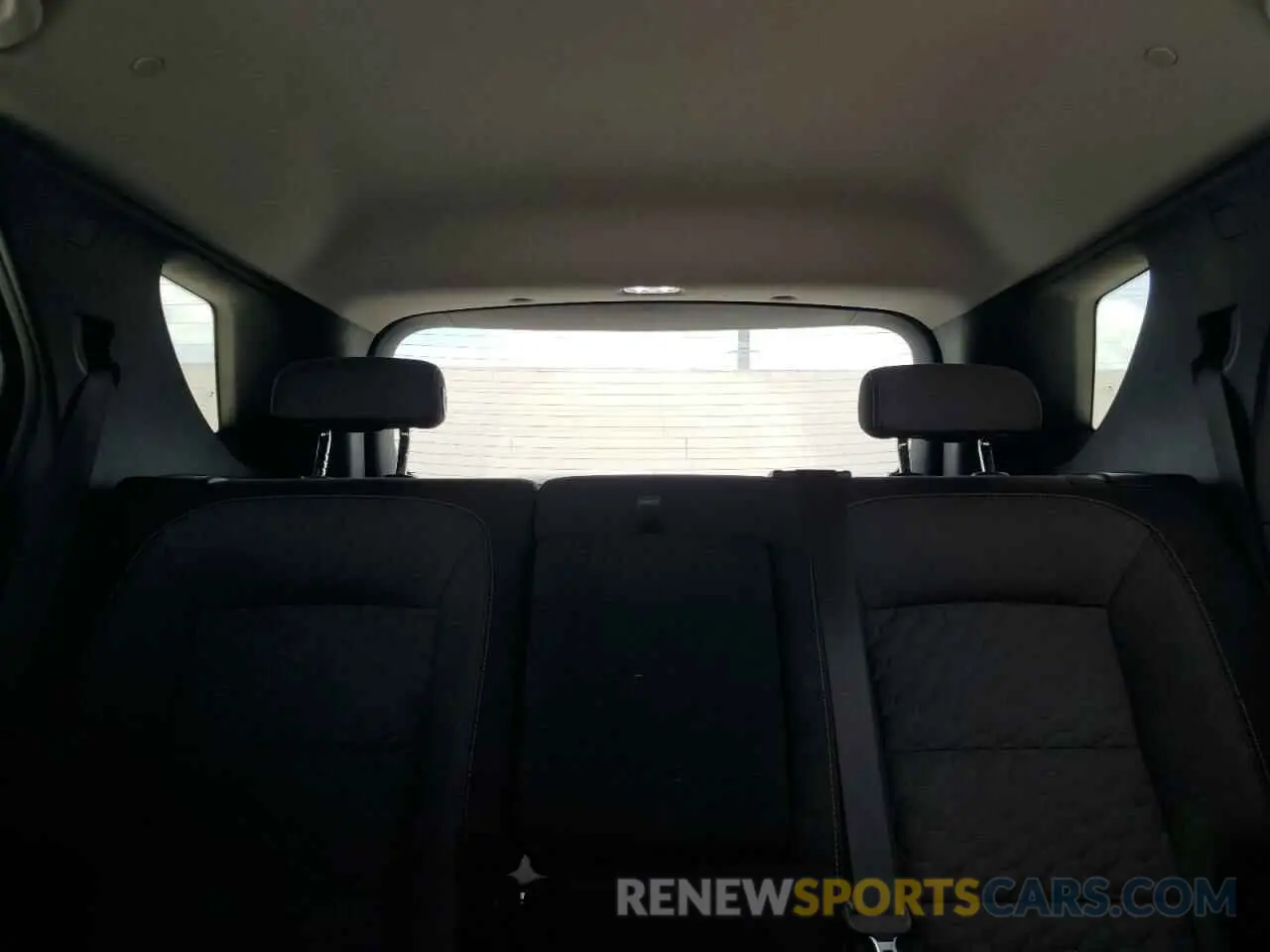 10 Photograph of a damaged car 2GNAXUEV7K6233256 CHEVROLET EQUINOX 2019