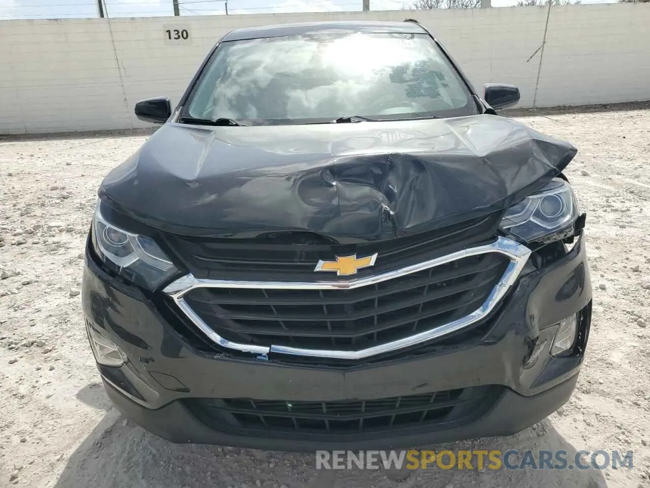 5 Photograph of a damaged car 2GNAXUEV7K6233256 CHEVROLET EQUINOX 2019