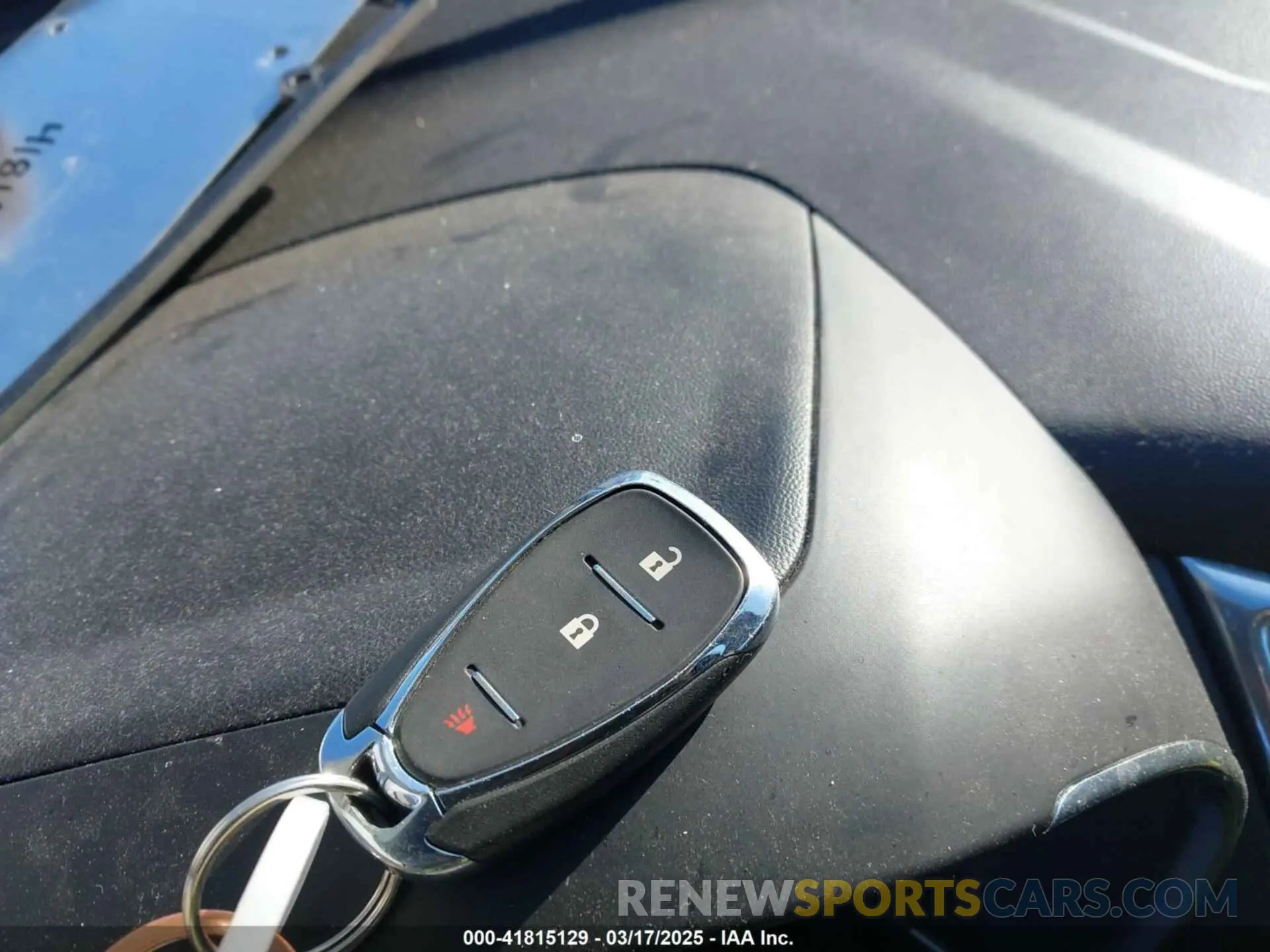 11 Photograph of a damaged car 2GNAXUEV7K6242703 CHEVROLET EQUINOX 2019
