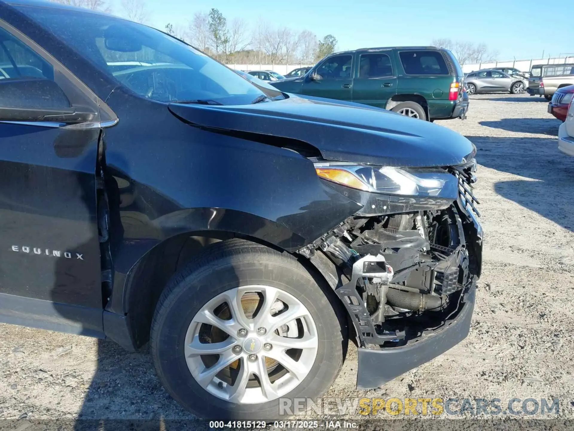 17 Photograph of a damaged car 2GNAXUEV7K6242703 CHEVROLET EQUINOX 2019