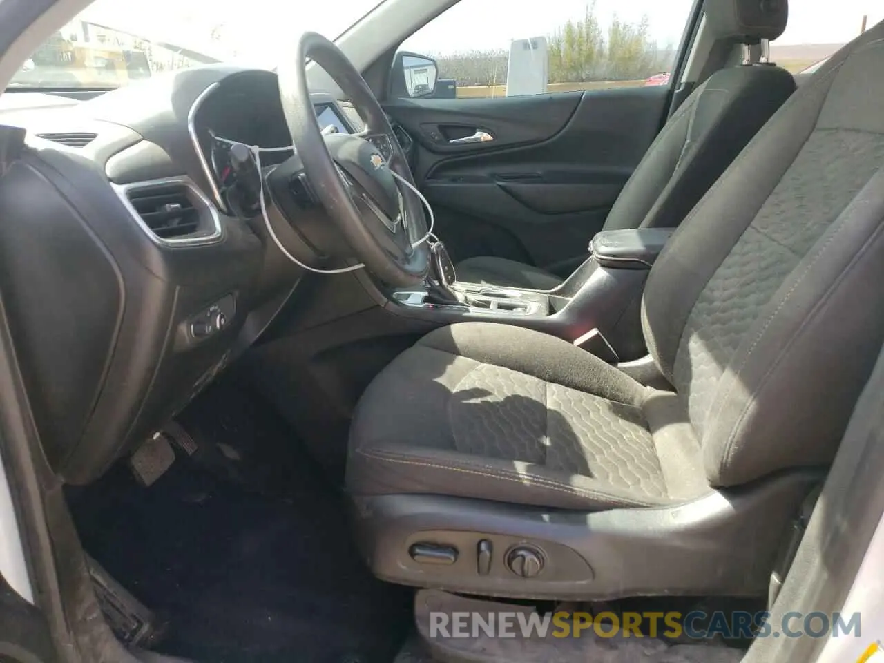 7 Photograph of a damaged car 2GNAXUEV7K6265690 CHEVROLET EQUINOX 2019