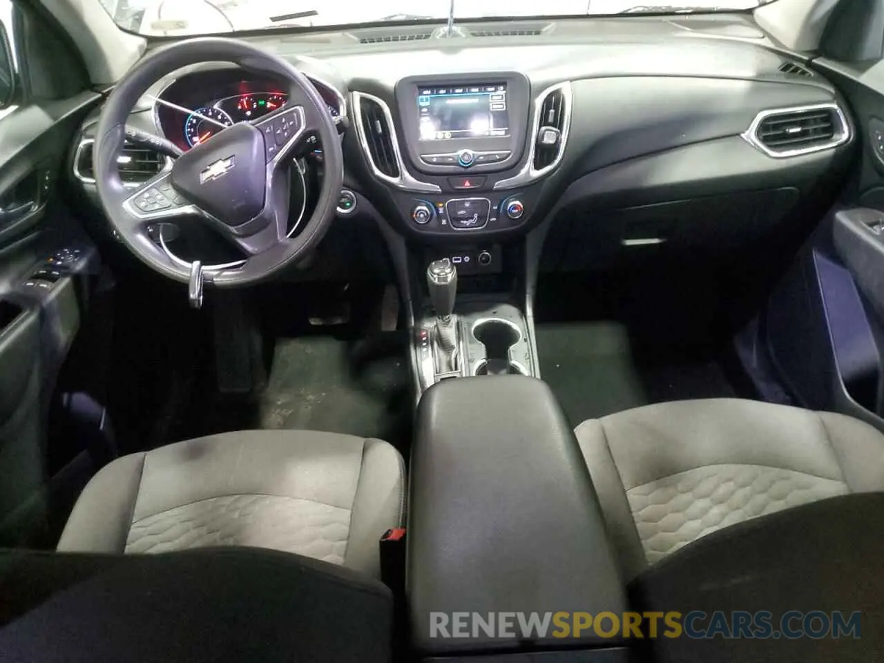 8 Photograph of a damaged car 2GNAXUEV7K6269089 CHEVROLET EQUINOX 2019