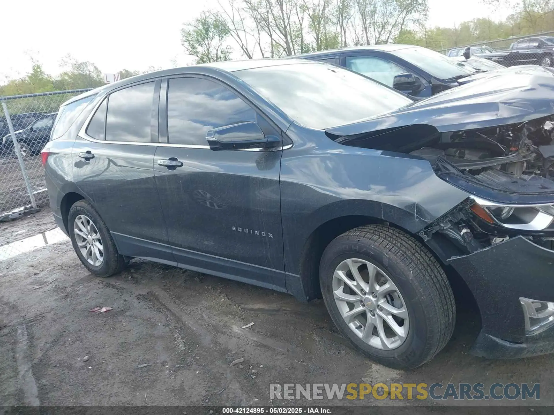 13 Photograph of a damaged car 2GNAXUEV8K6102708 CHEVROLET EQUINOX 2019