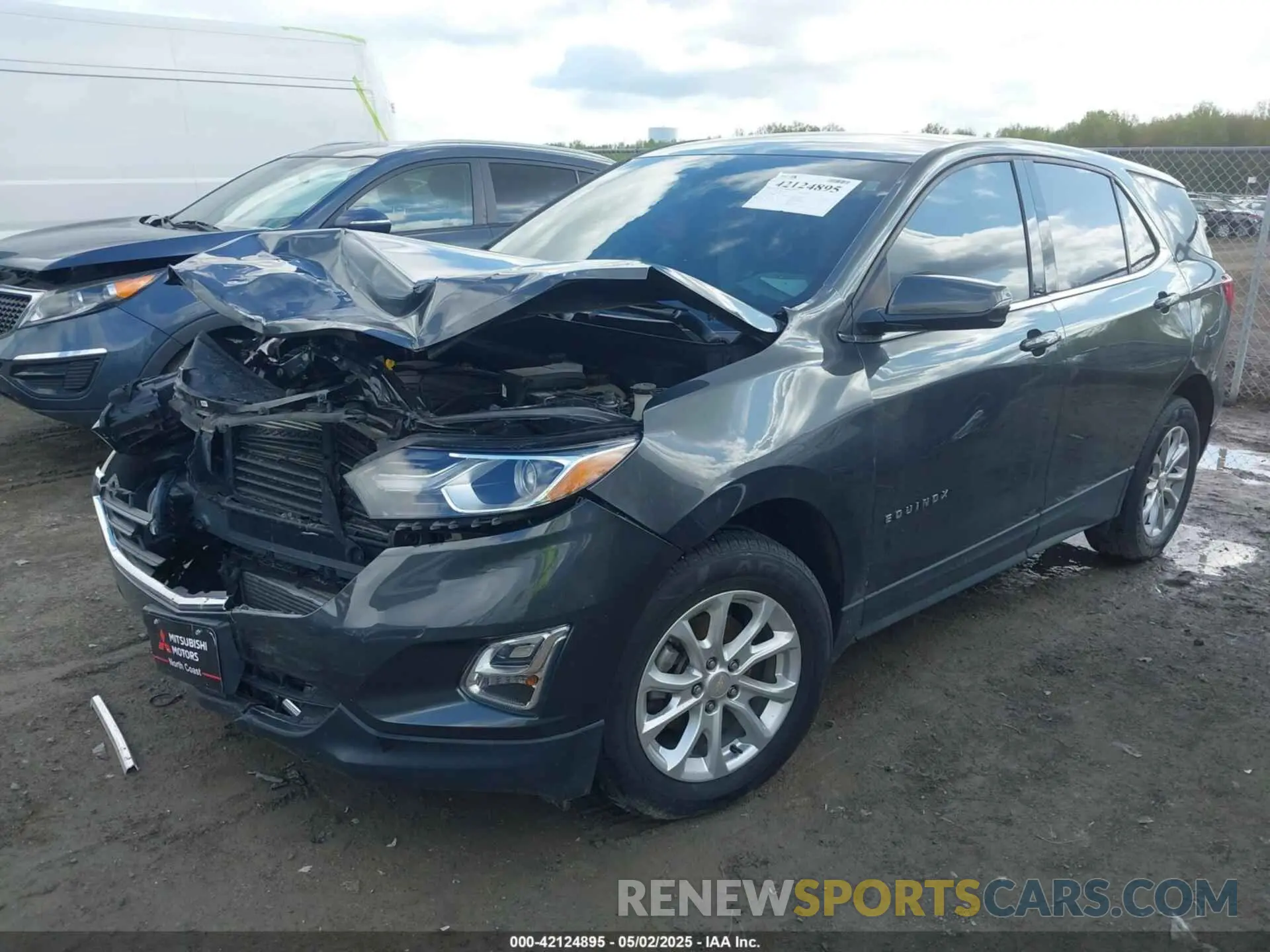 2 Photograph of a damaged car 2GNAXUEV8K6102708 CHEVROLET EQUINOX 2019