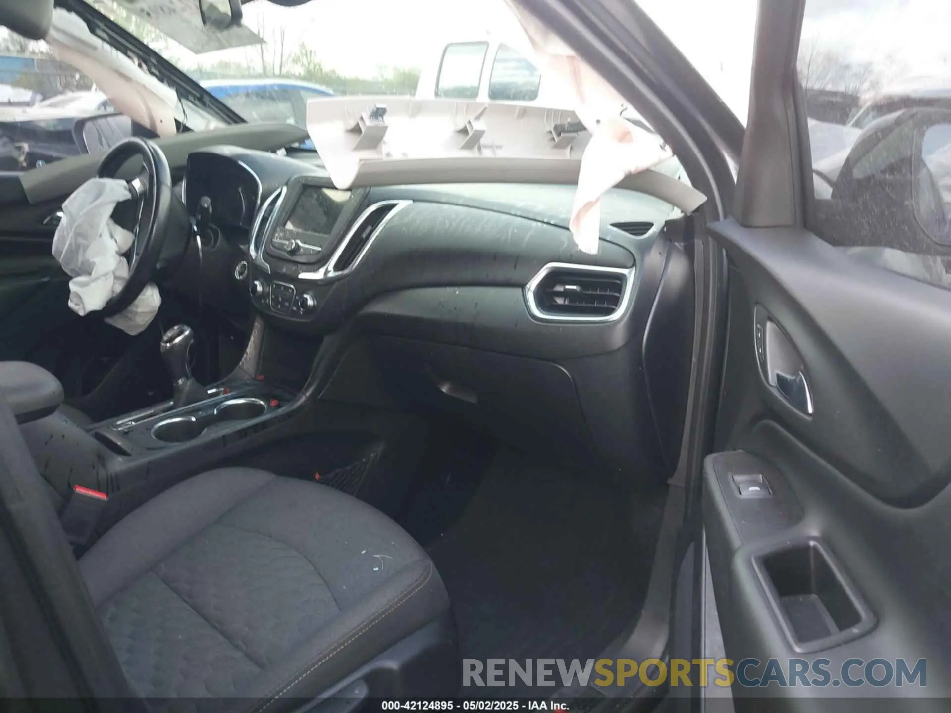 5 Photograph of a damaged car 2GNAXUEV8K6102708 CHEVROLET EQUINOX 2019