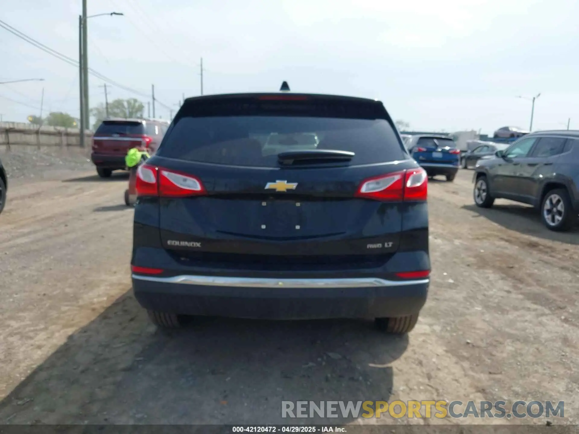 17 Photograph of a damaged car 2GNAXUEV8K6120044 CHEVROLET EQUINOX 2019