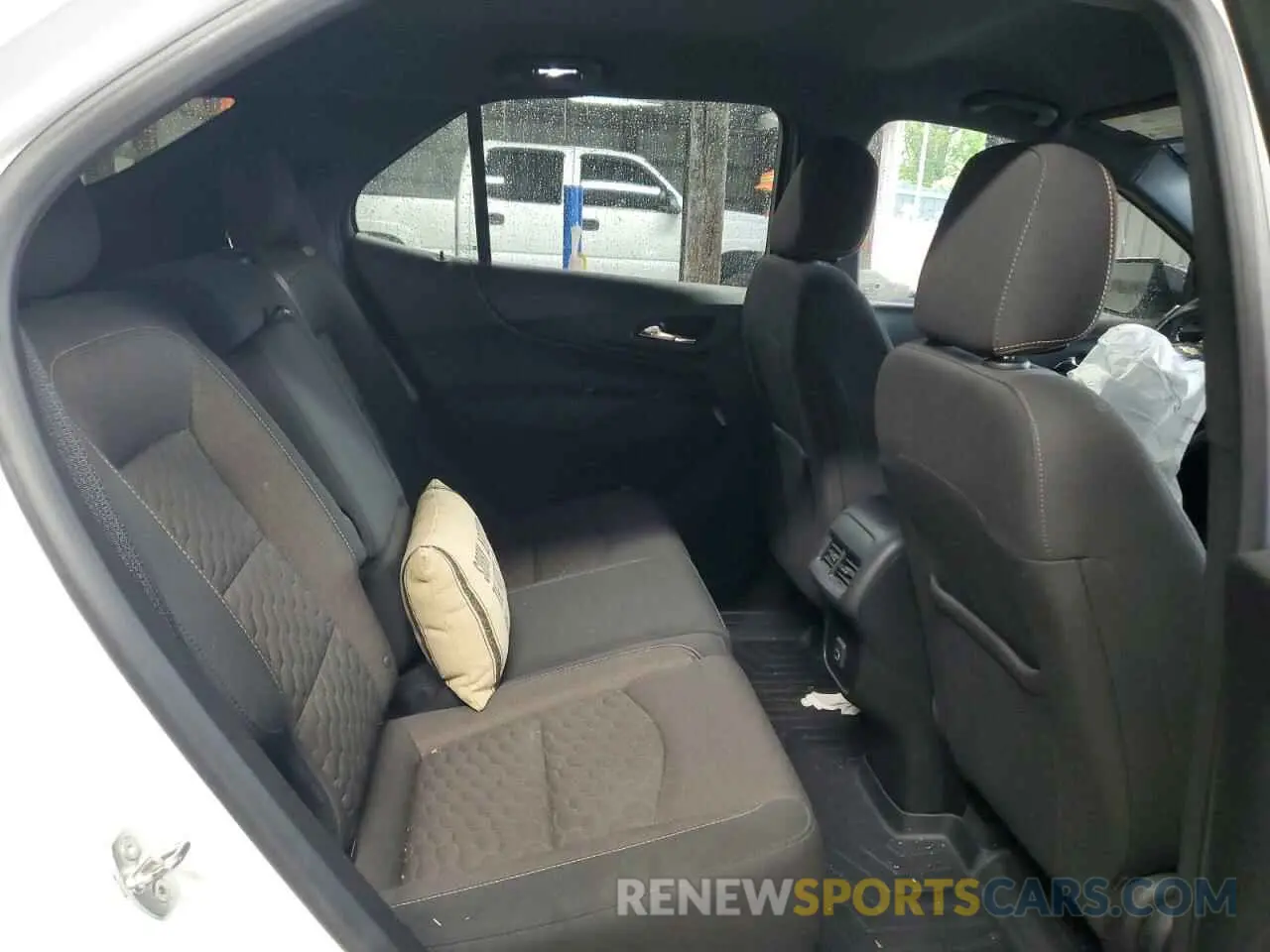 11 Photograph of a damaged car 2GNAXUEV8K6192488 CHEVROLET EQUINOX 2019