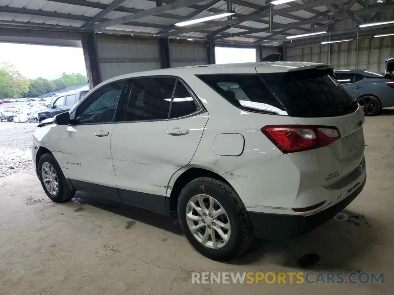 2 Photograph of a damaged car 2GNAXUEV8K6192488 CHEVROLET EQUINOX 2019