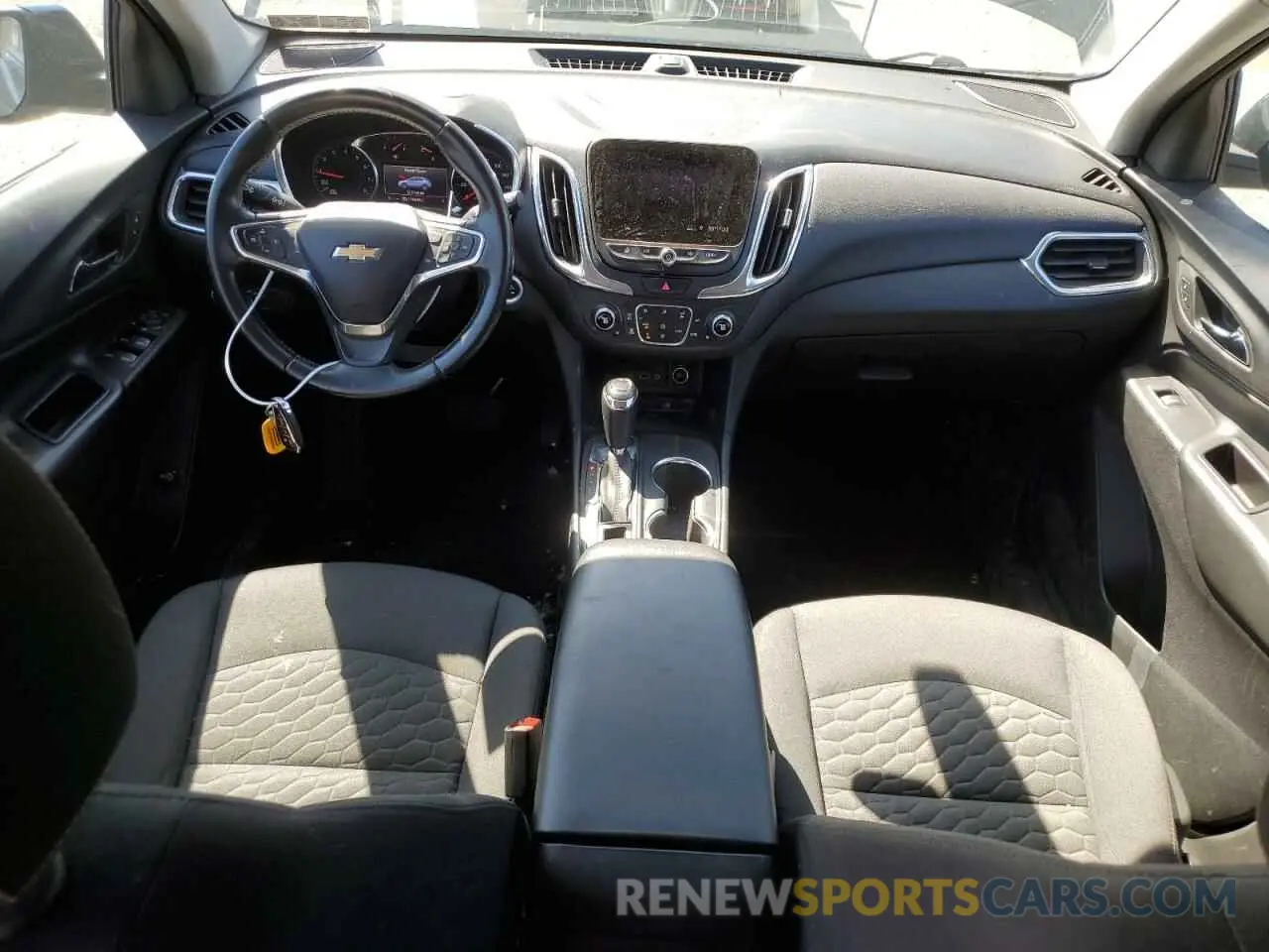 8 Photograph of a damaged car 2GNAXUEV8K6230429 CHEVROLET EQUINOX 2019