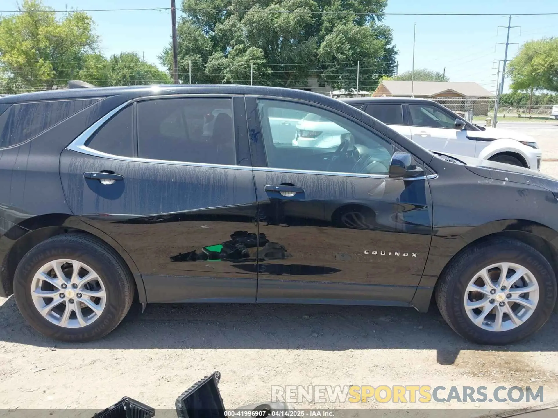 13 Photograph of a damaged car 2GNAXUEV8K6267156 CHEVROLET EQUINOX 2019