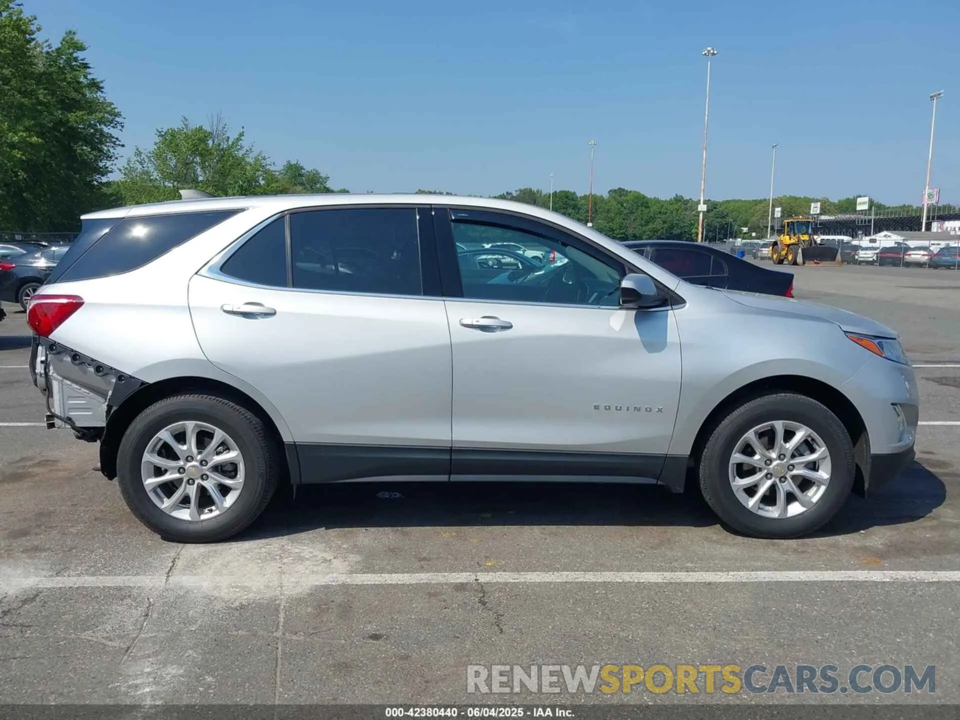 13 Photograph of a damaged car 2GNAXUEV8K6271028 CHEVROLET EQUINOX 2019