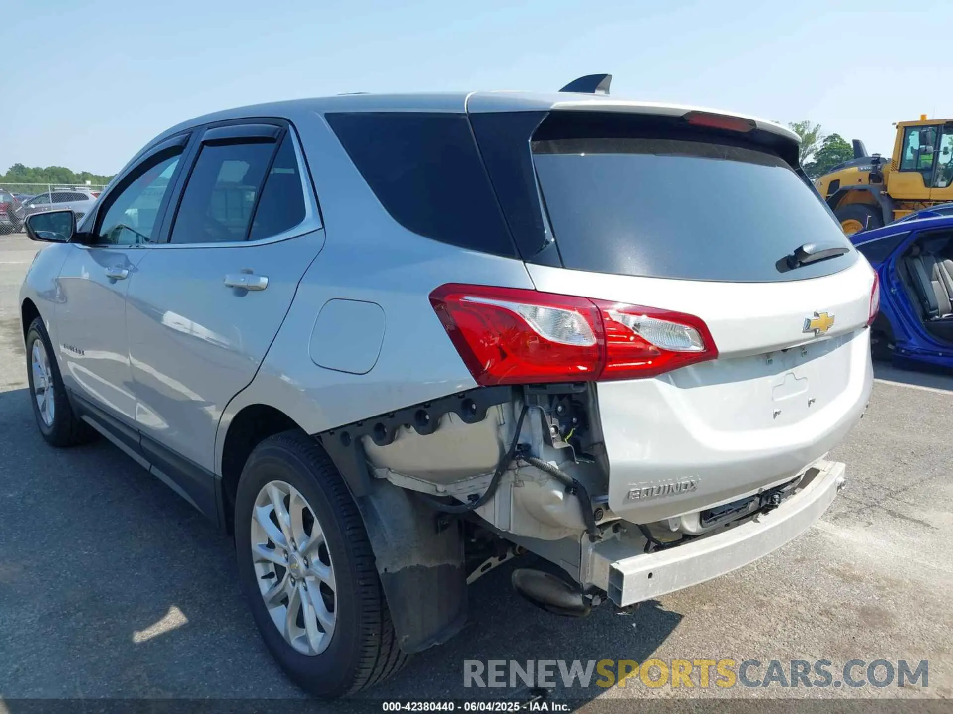 17 Photograph of a damaged car 2GNAXUEV8K6271028 CHEVROLET EQUINOX 2019