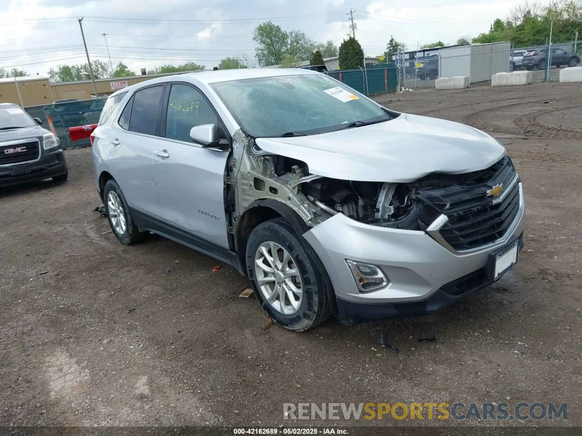 1 Photograph of a damaged car 2GNAXUEV8K6293904 CHEVROLET EQUINOX 2019