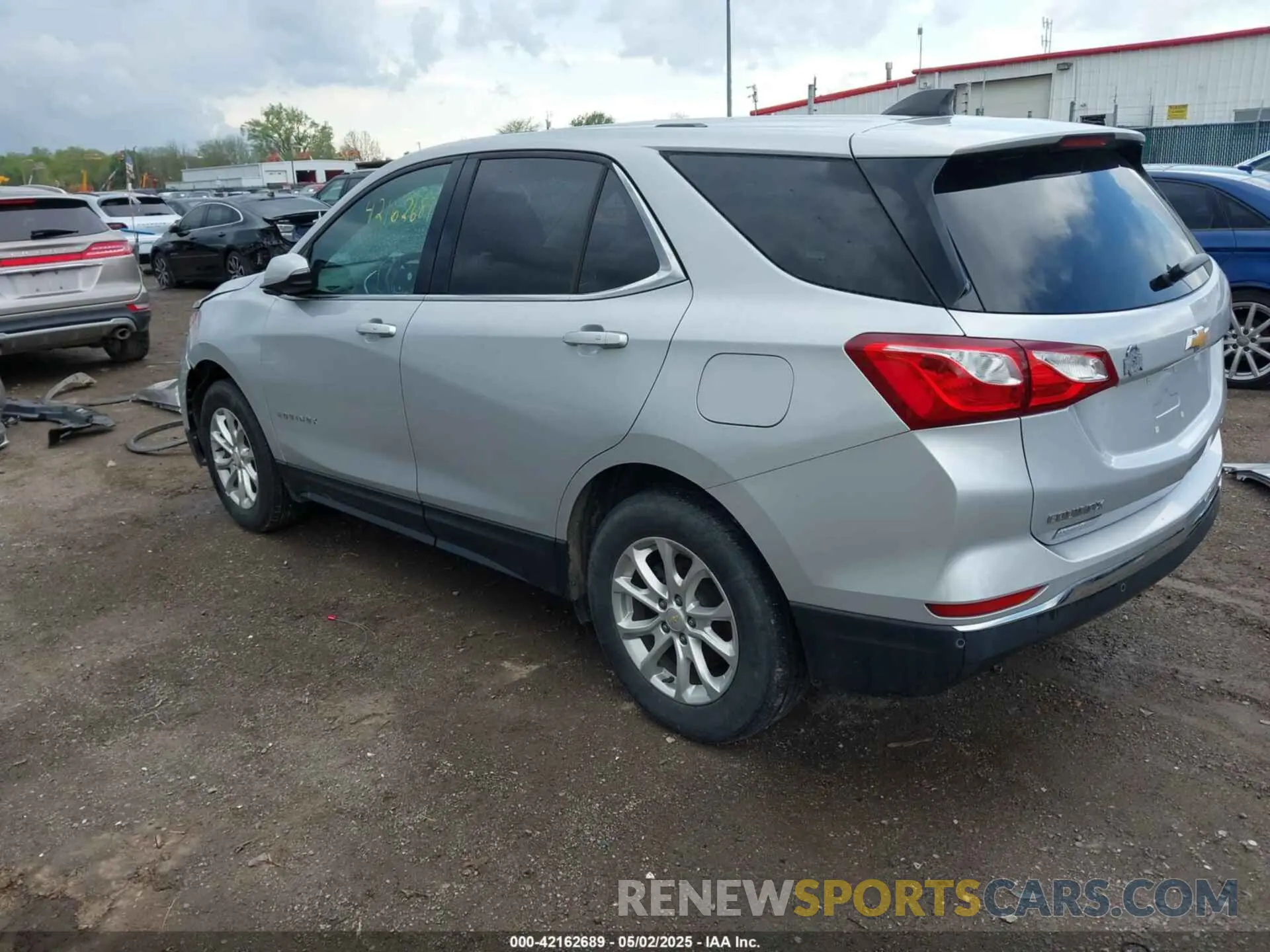 3 Photograph of a damaged car 2GNAXUEV8K6293904 CHEVROLET EQUINOX 2019