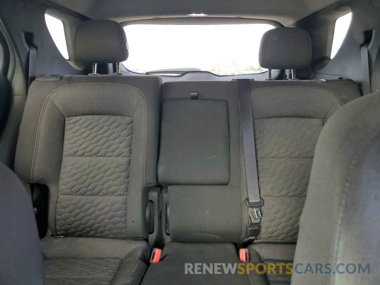 10 Photograph of a damaged car 2GNAXUEV8K6303427 CHEVROLET EQUINOX 2019