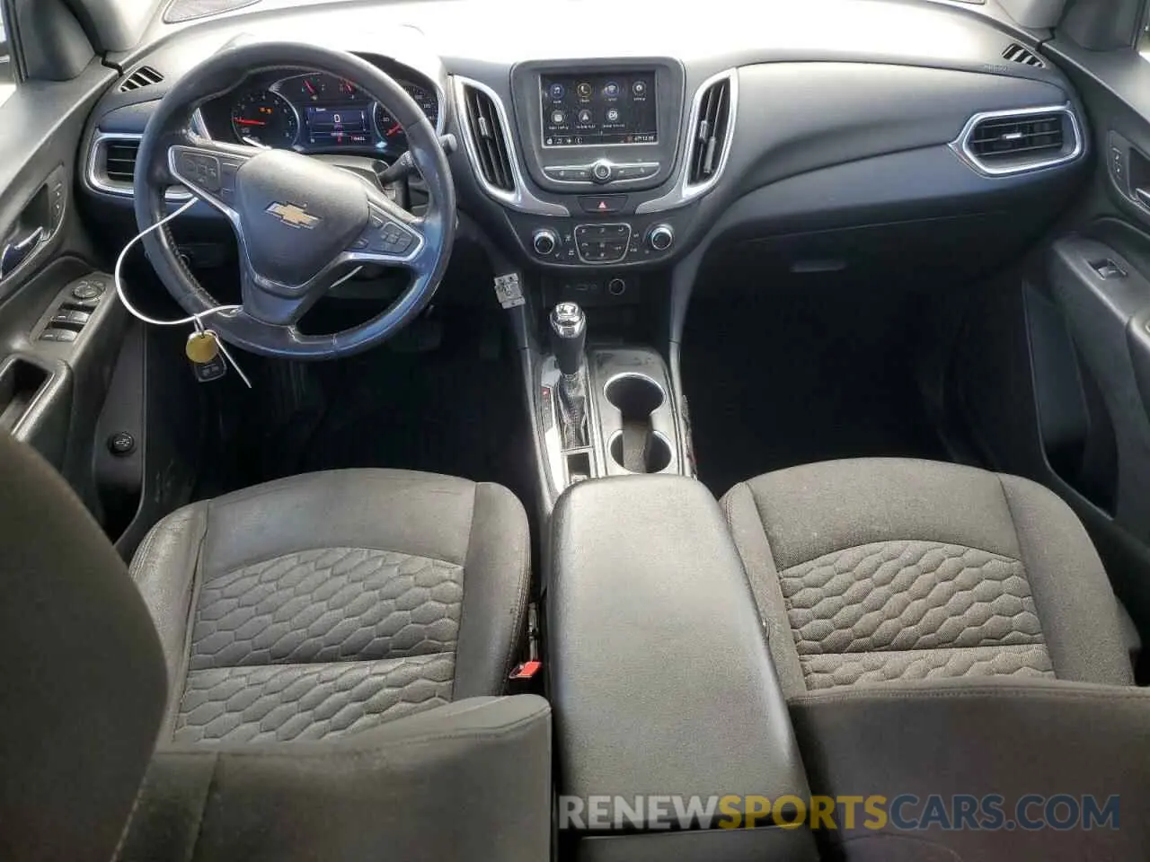 8 Photograph of a damaged car 2GNAXUEV8K6303427 CHEVROLET EQUINOX 2019