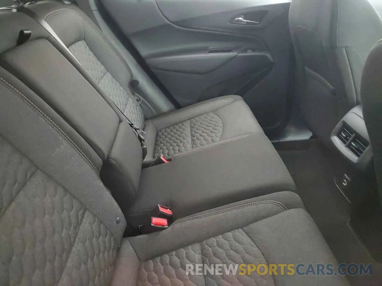 11 Photograph of a damaged car 2GNAXUEV9K6103625 CHEVROLET EQUINOX 2019