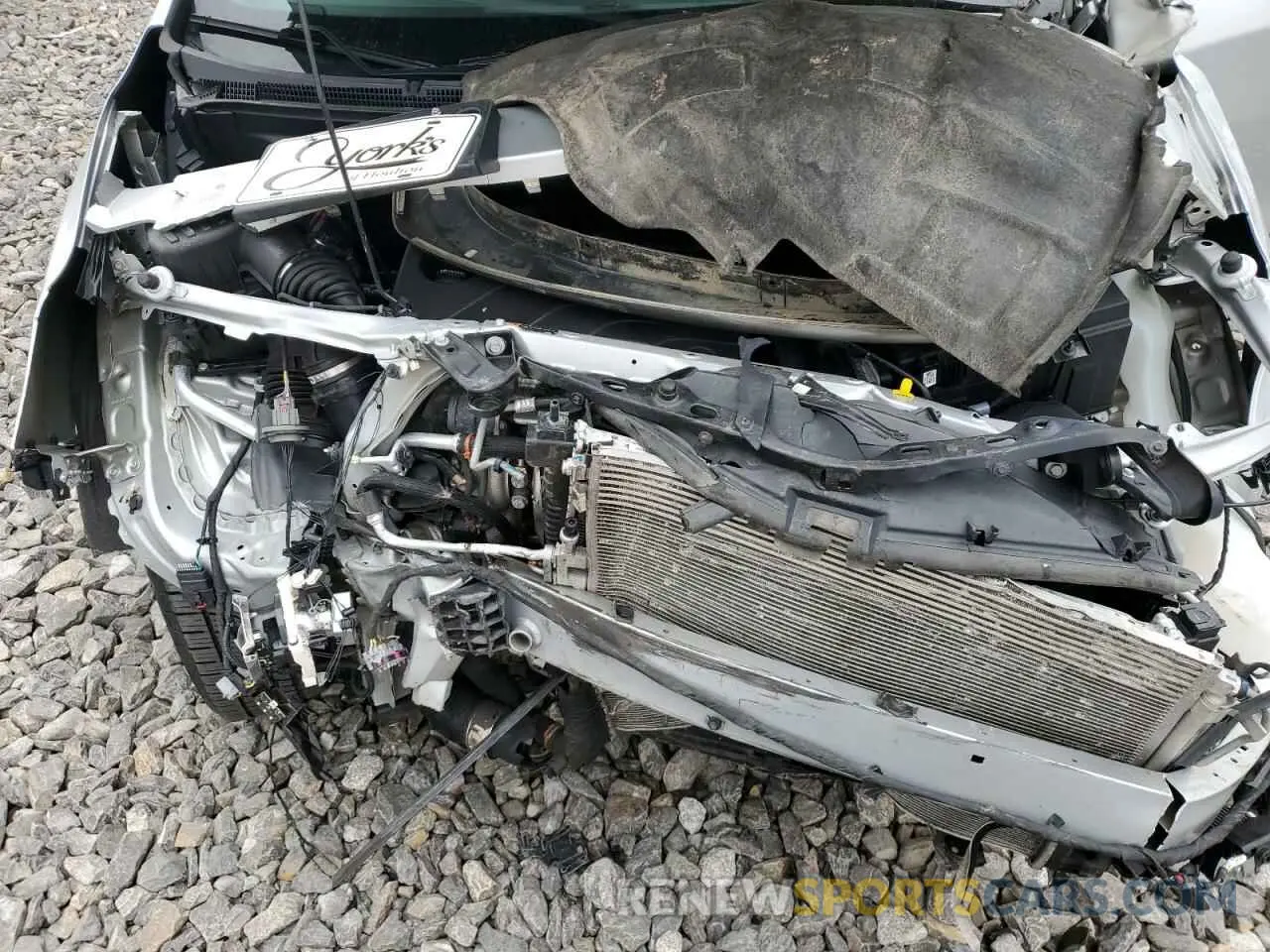 13 Photograph of a damaged car 2GNAXUEV9K6103625 CHEVROLET EQUINOX 2019