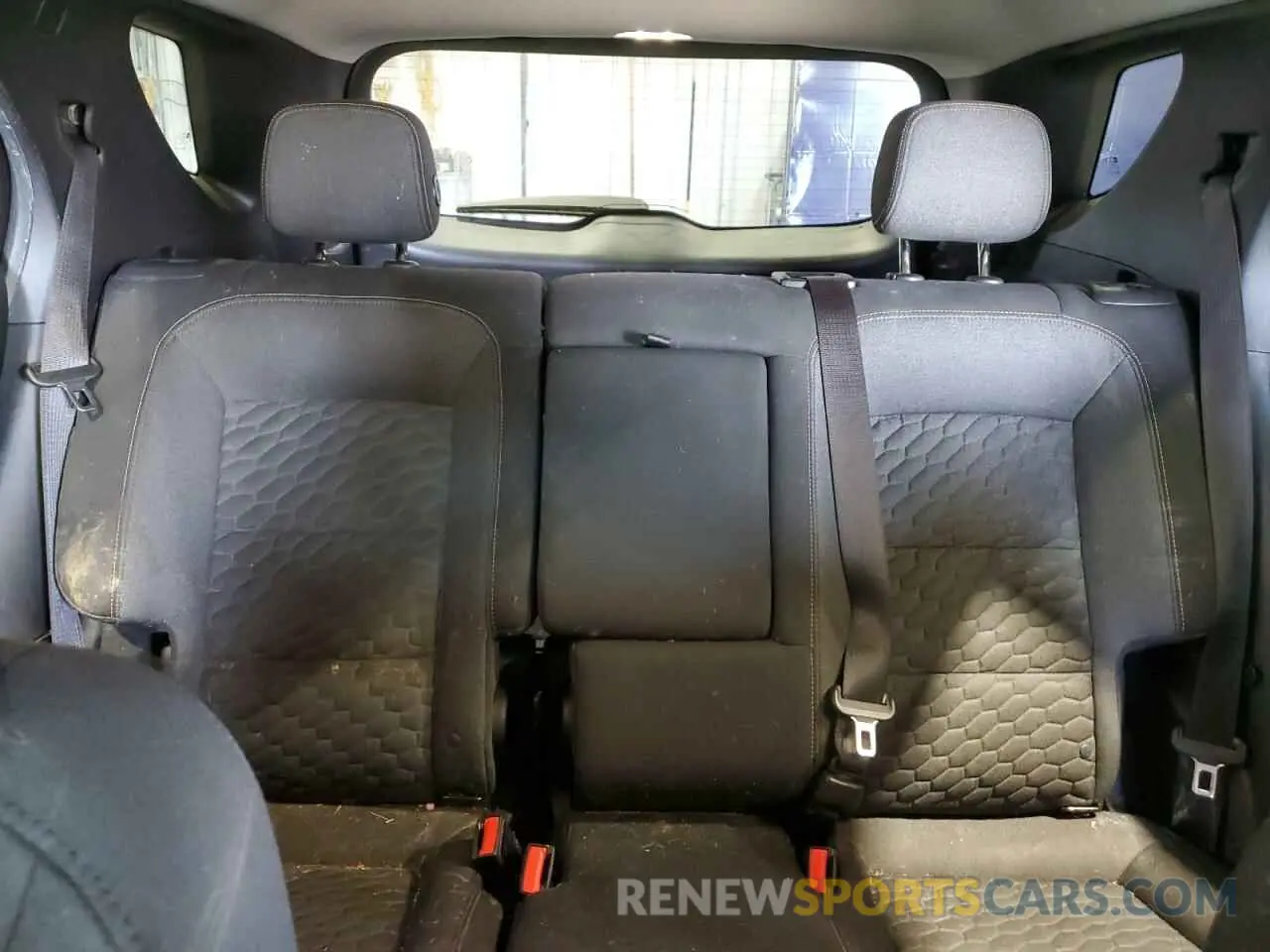 10 Photograph of a damaged car 2GNAXUEV9K6114964 CHEVROLET EQUINOX 2019