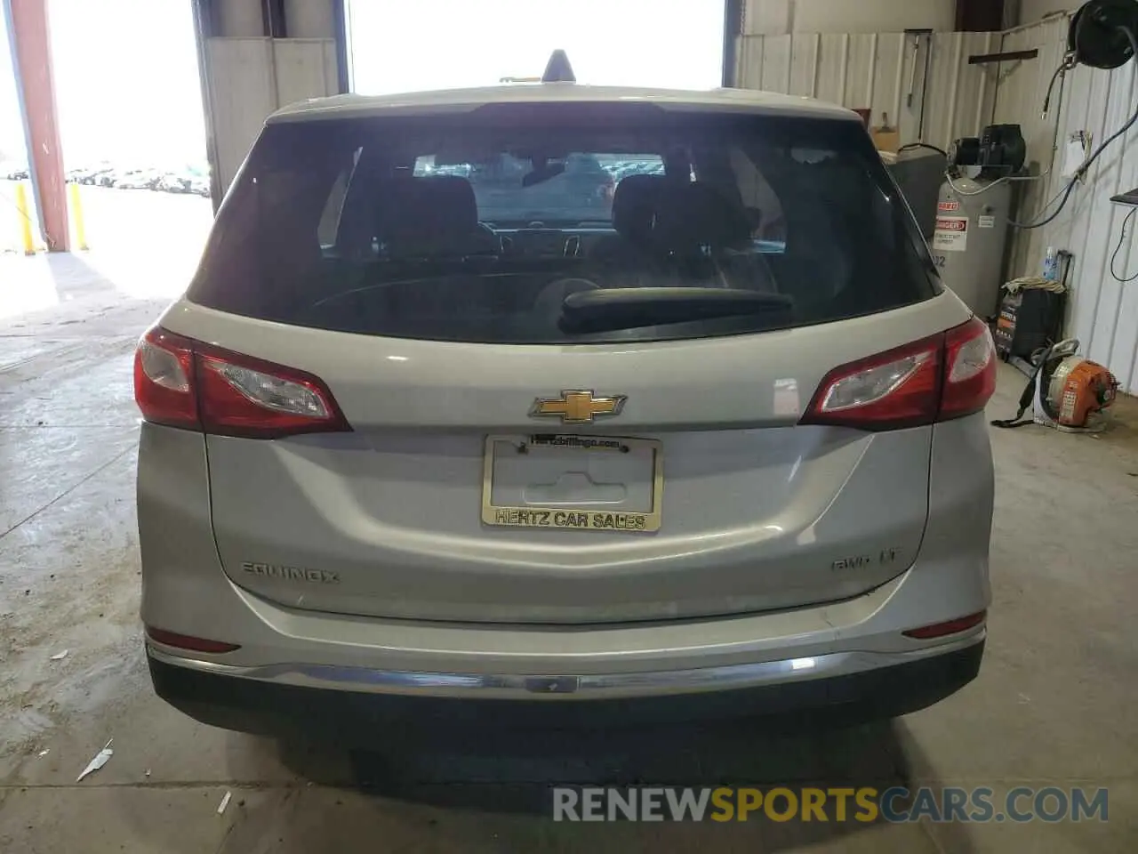 6 Photograph of a damaged car 2GNAXUEV9K6114964 CHEVROLET EQUINOX 2019