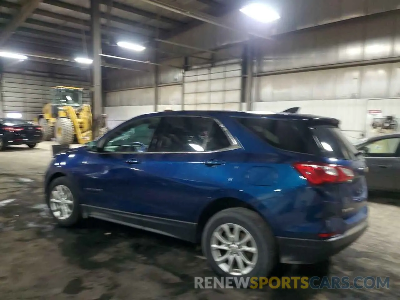 2 Photograph of a damaged car 2GNAXUEV9K6137368 CHEVROLET EQUINOX 2019