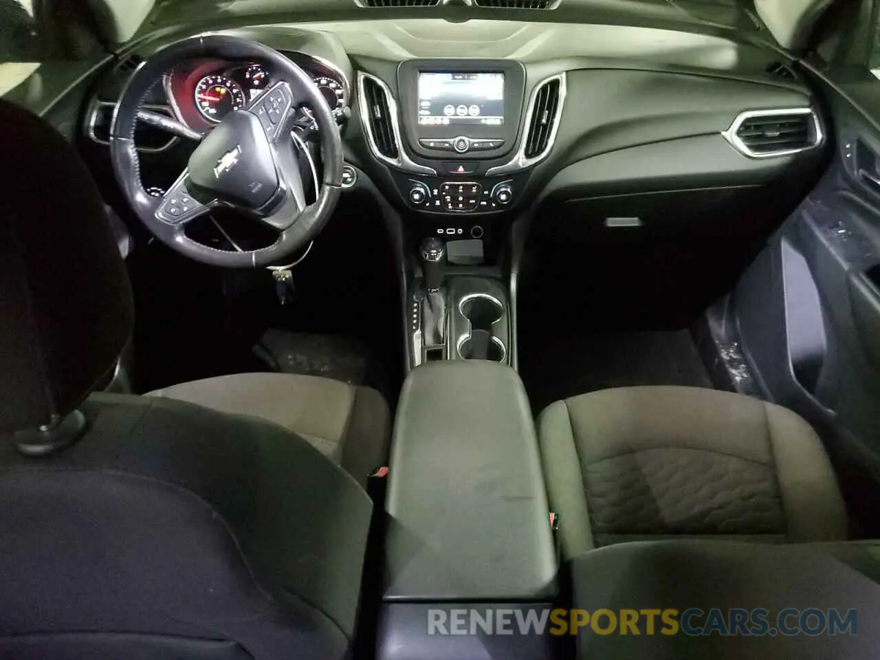 8 Photograph of a damaged car 2GNAXUEV9K6137368 CHEVROLET EQUINOX 2019