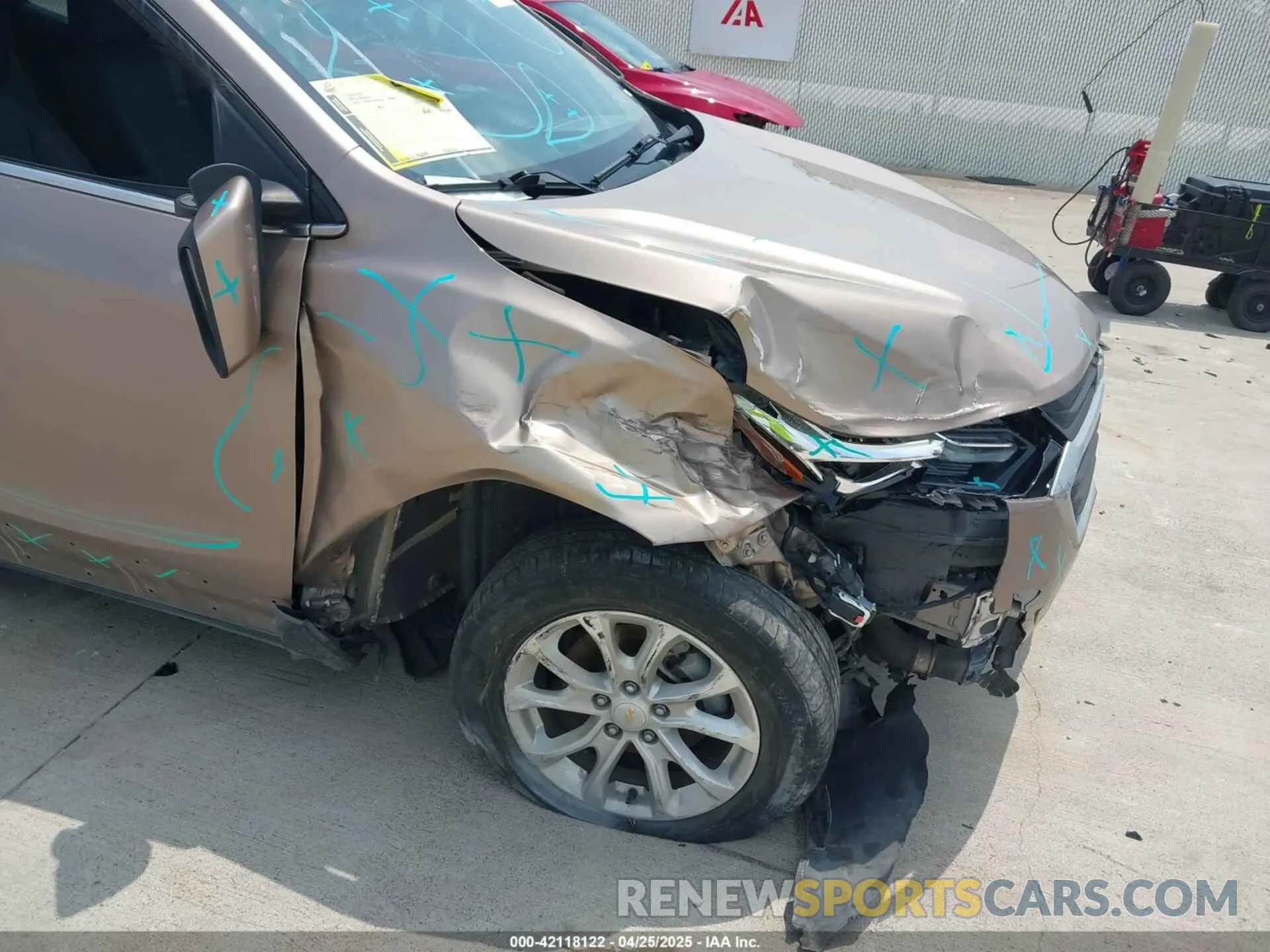 17 Photograph of a damaged car 2GNAXUEV9K6169267 CHEVROLET EQUINOX 2019
