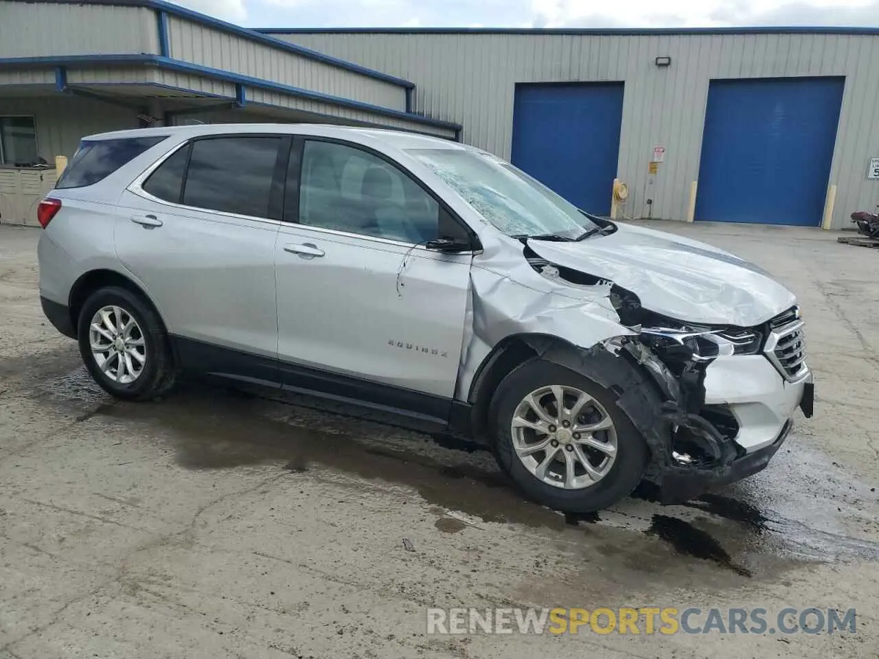 4 Photograph of a damaged car 2GNAXUEV9K6190992 CHEVROLET EQUINOX 2019