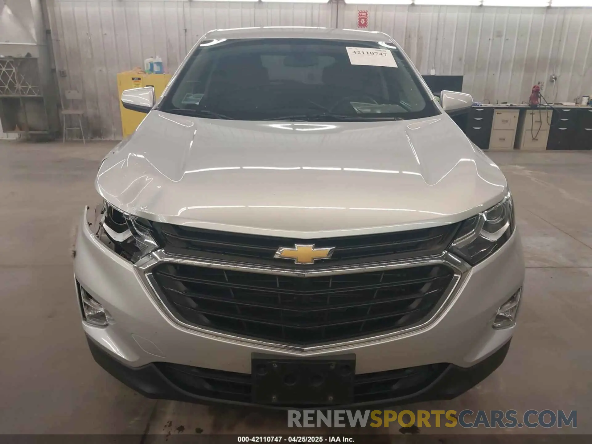 13 Photograph of a damaged car 2GNAXUEV9K6204180 CHEVROLET EQUINOX 2019