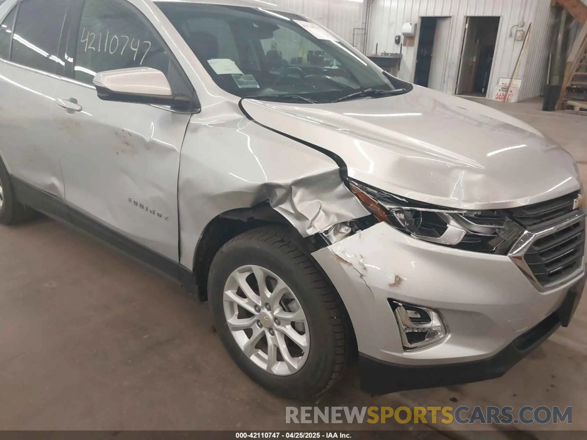 6 Photograph of a damaged car 2GNAXUEV9K6204180 CHEVROLET EQUINOX 2019