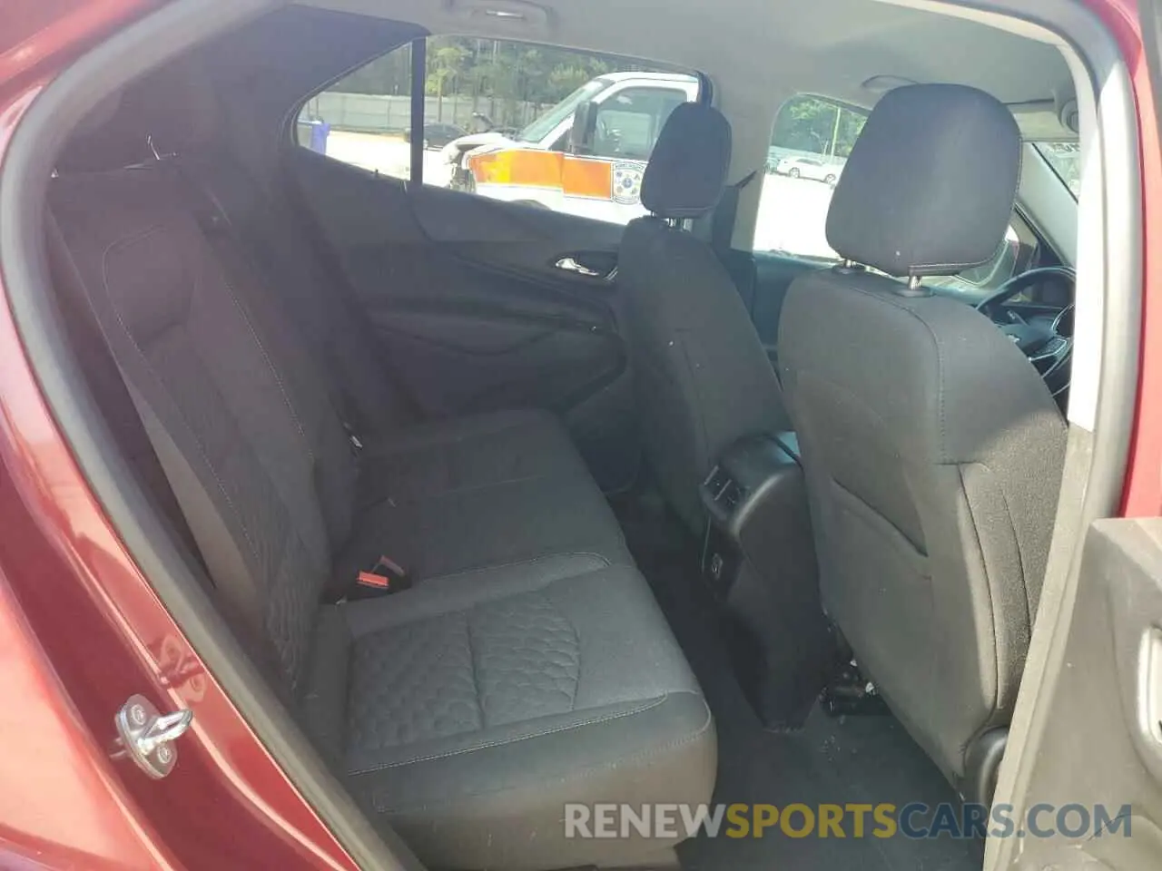 11 Photograph of a damaged car 2GNAXUEV9K6215776 CHEVROLET EQUINOX 2019