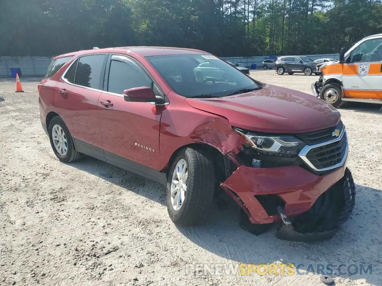 4 Photograph of a damaged car 2GNAXUEV9K6215776 CHEVROLET EQUINOX 2019