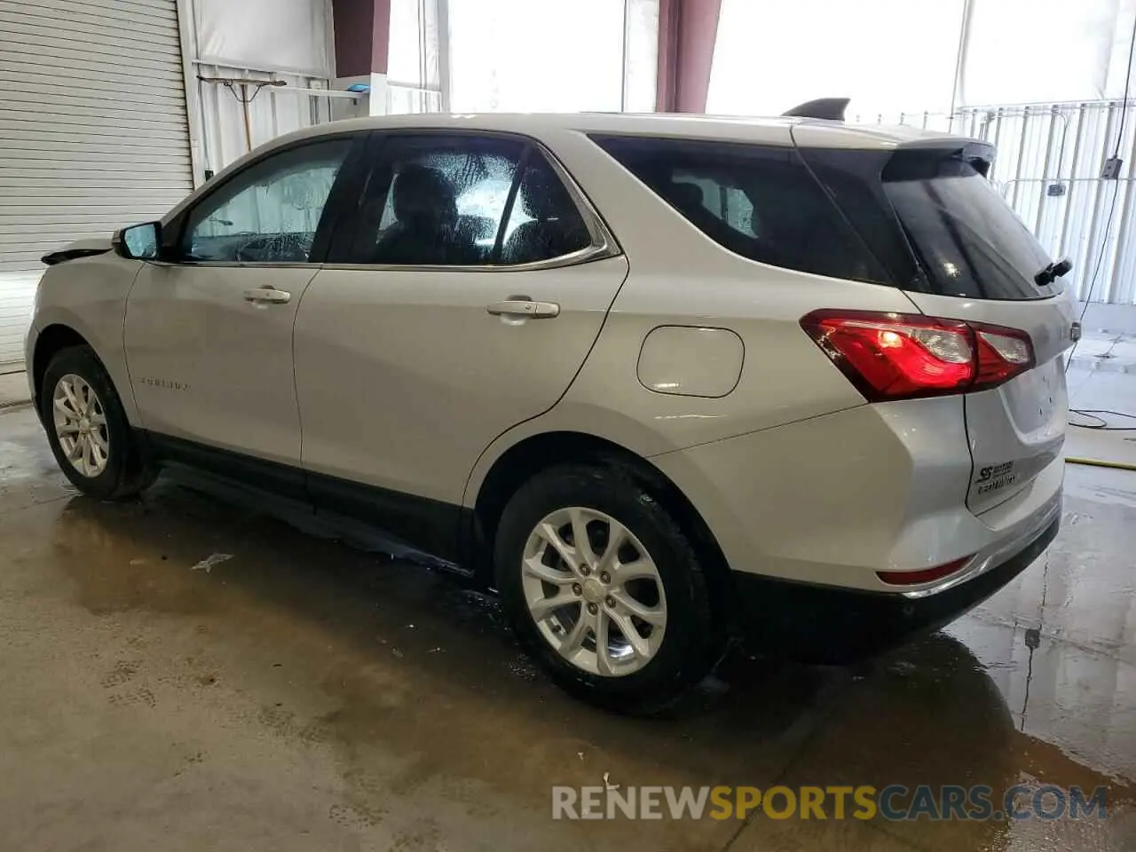 2 Photograph of a damaged car 2GNAXUEV9K6217415 CHEVROLET EQUINOX 2019