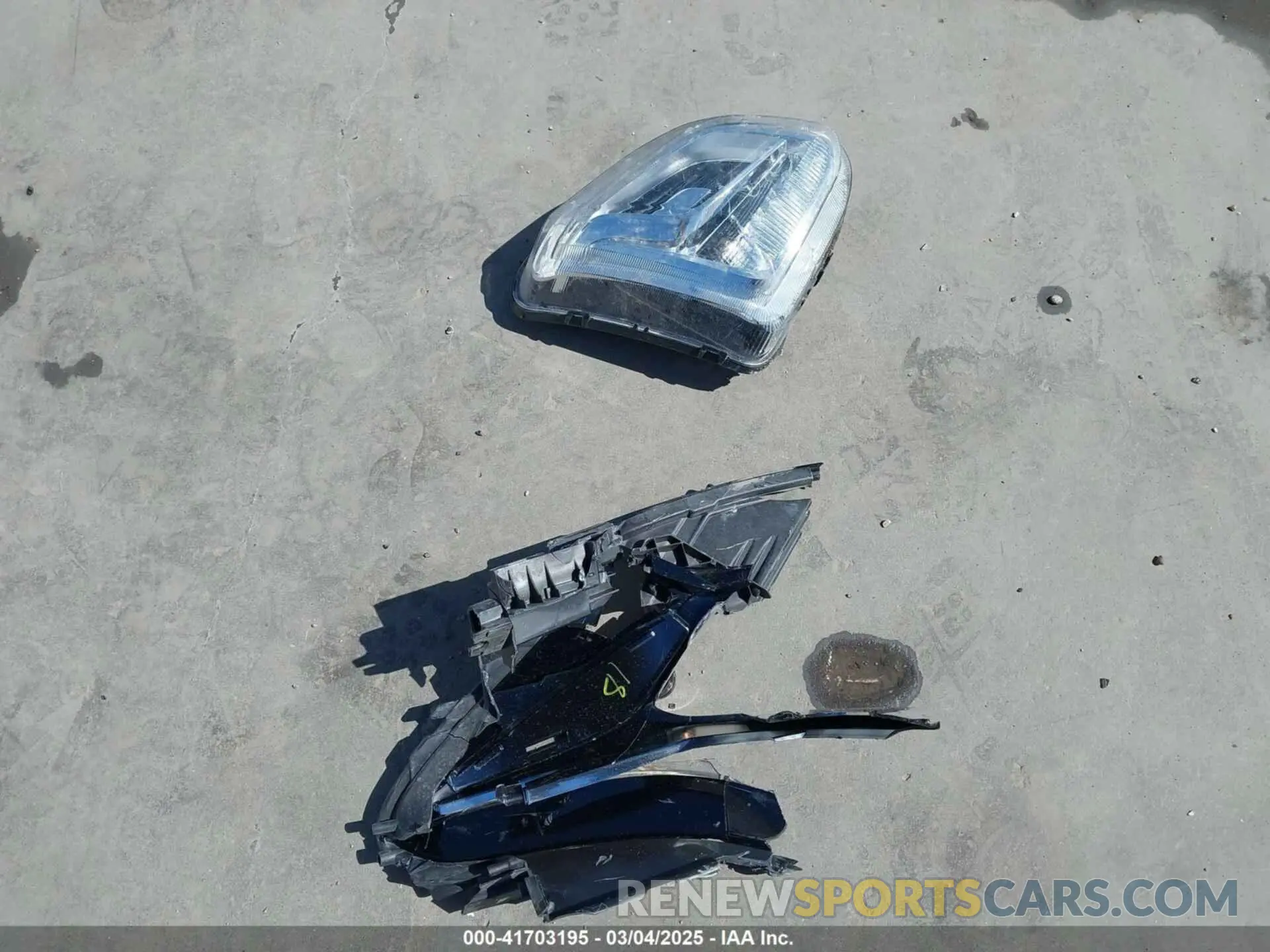 12 Photograph of a damaged car 2GNAXUEV9K6240368 CHEVROLET EQUINOX 2019