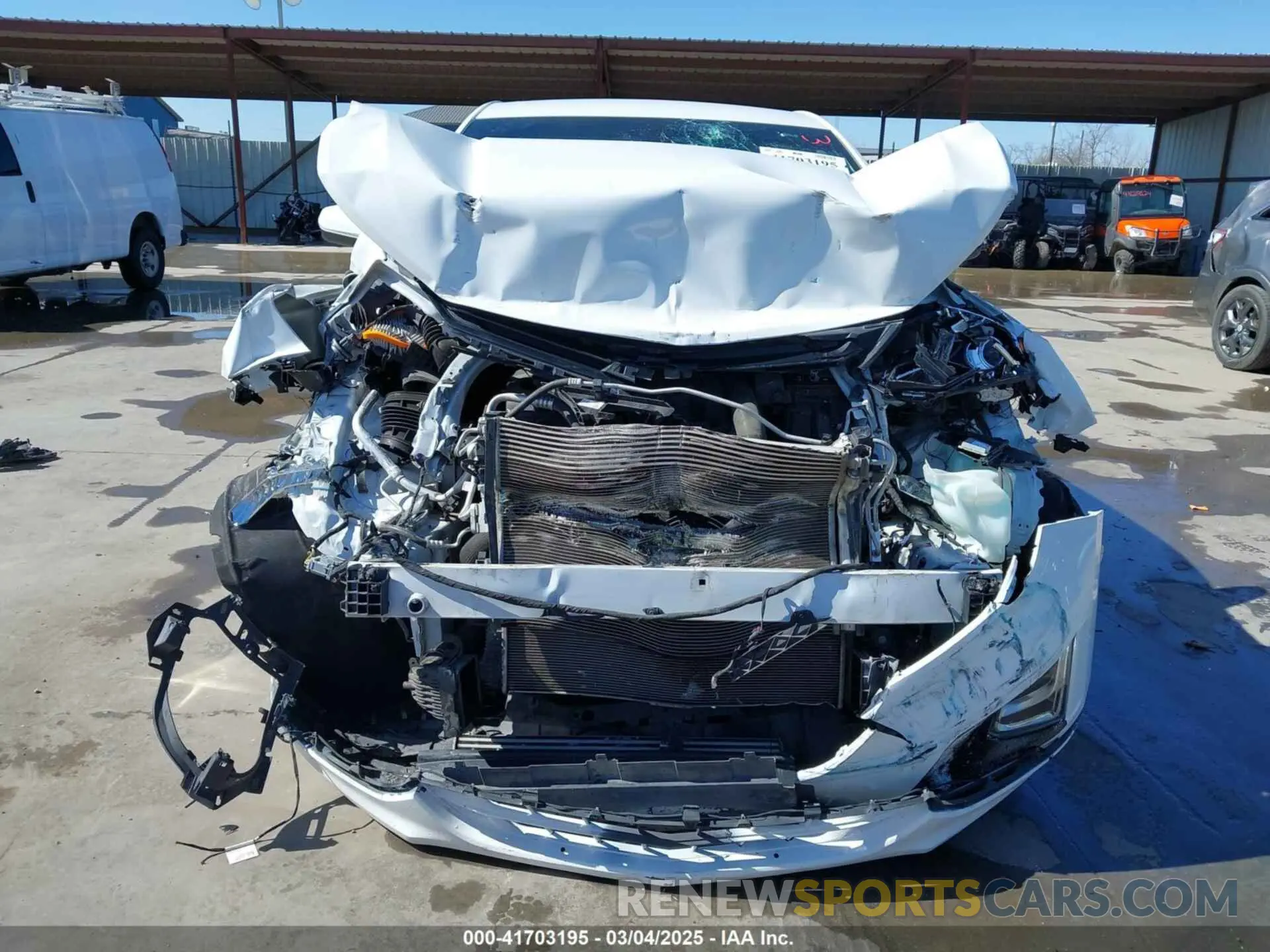 13 Photograph of a damaged car 2GNAXUEV9K6240368 CHEVROLET EQUINOX 2019