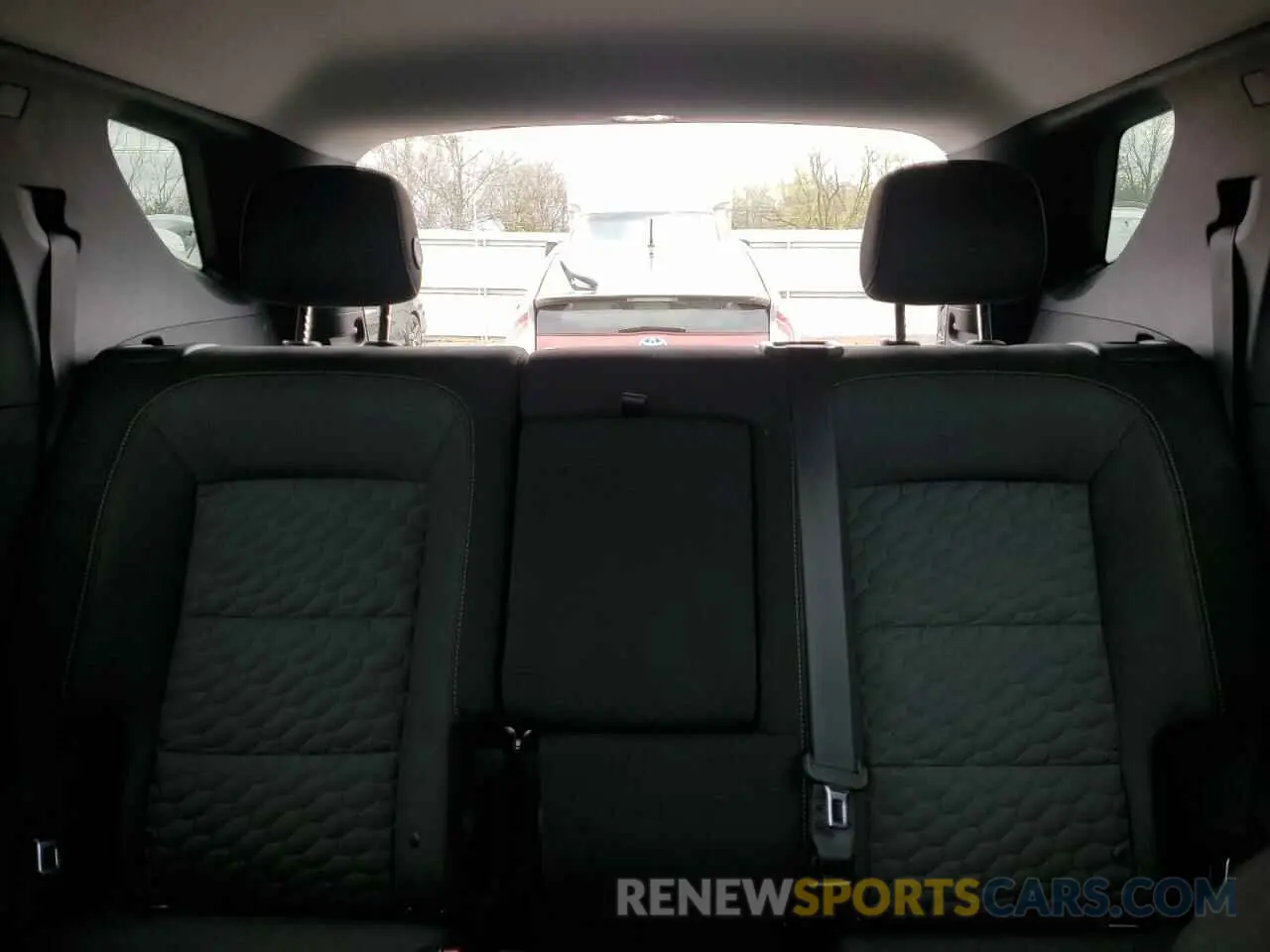 10 Photograph of a damaged car 2GNAXUEVXK6118098 CHEVROLET EQUINOX 2019