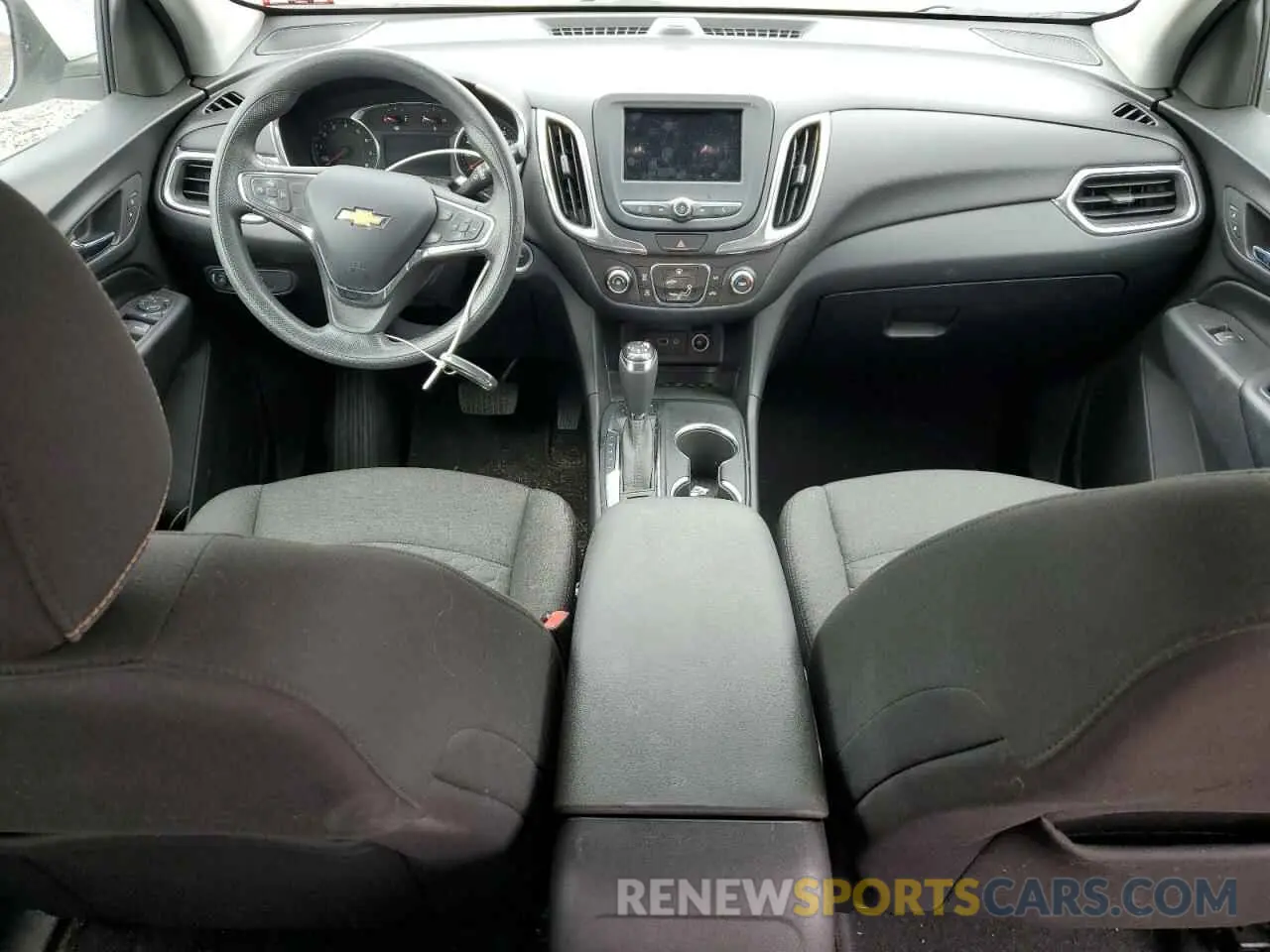 8 Photograph of a damaged car 2GNAXUEVXK6118098 CHEVROLET EQUINOX 2019