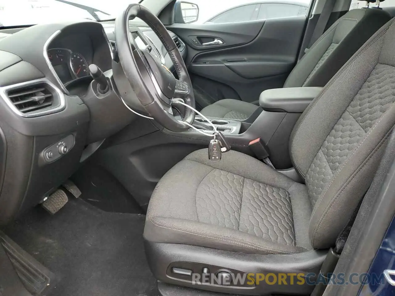 7 Photograph of a damaged car 2GNAXUEVXK6156057 CHEVROLET EQUINOX 2019