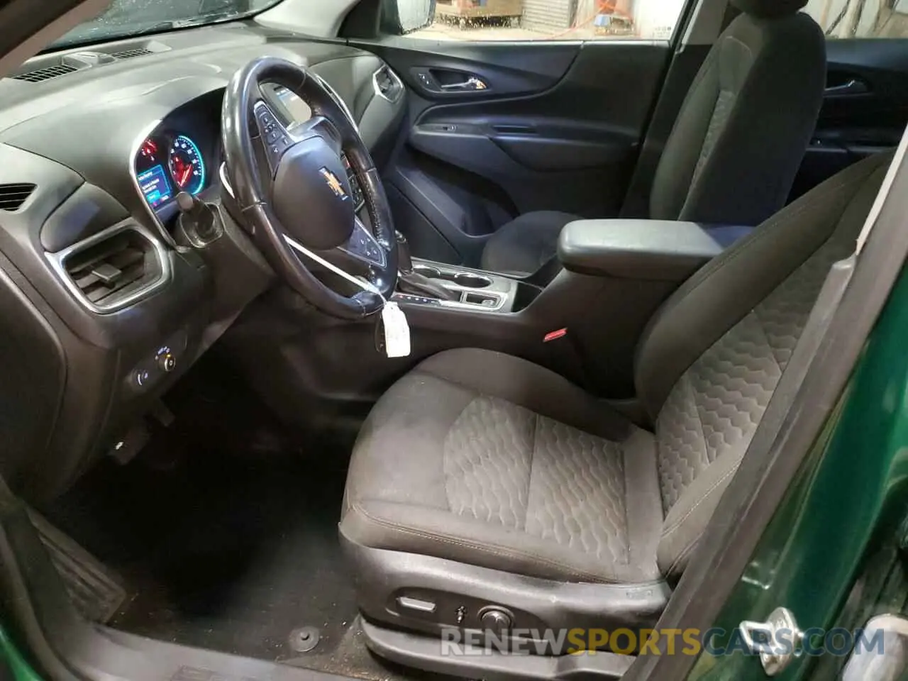 7 Photograph of a damaged car 2GNAXUEVXK6195067 CHEVROLET EQUINOX 2019