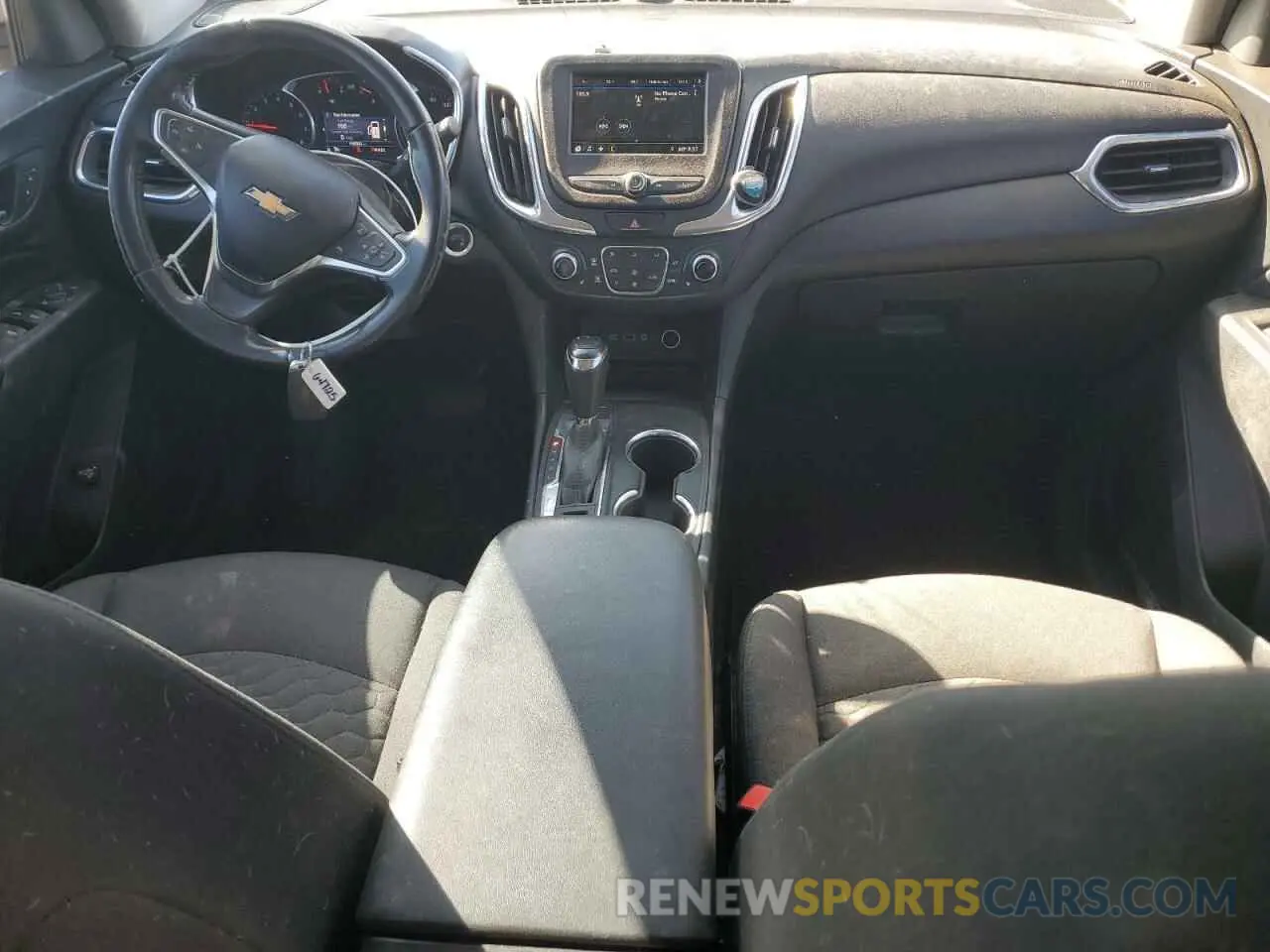8 Photograph of a damaged car 2GNAXUEVXK6204026 CHEVROLET EQUINOX 2019