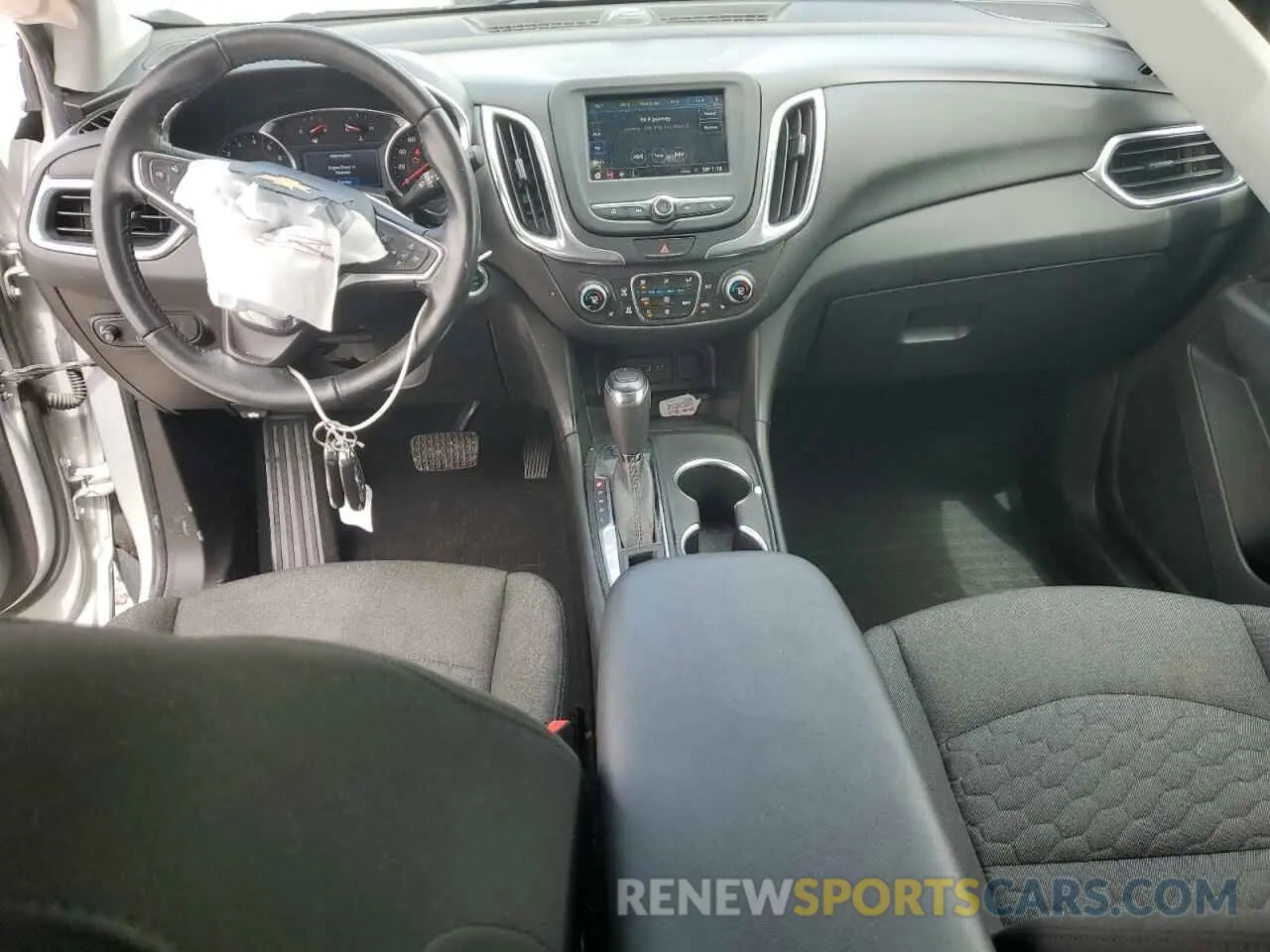 8 Photograph of a damaged car 2GNAXUEVXK6240850 CHEVROLET EQUINOX 2019